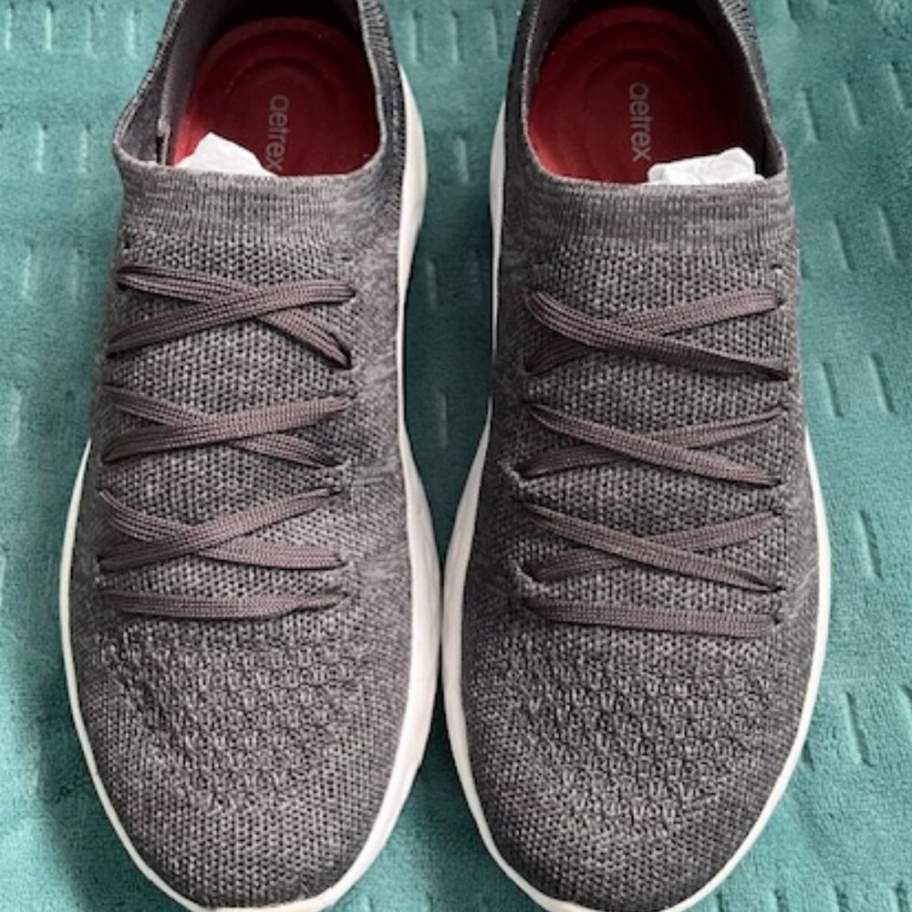 EUC AETREX  Sadie Arch Support Sneaker